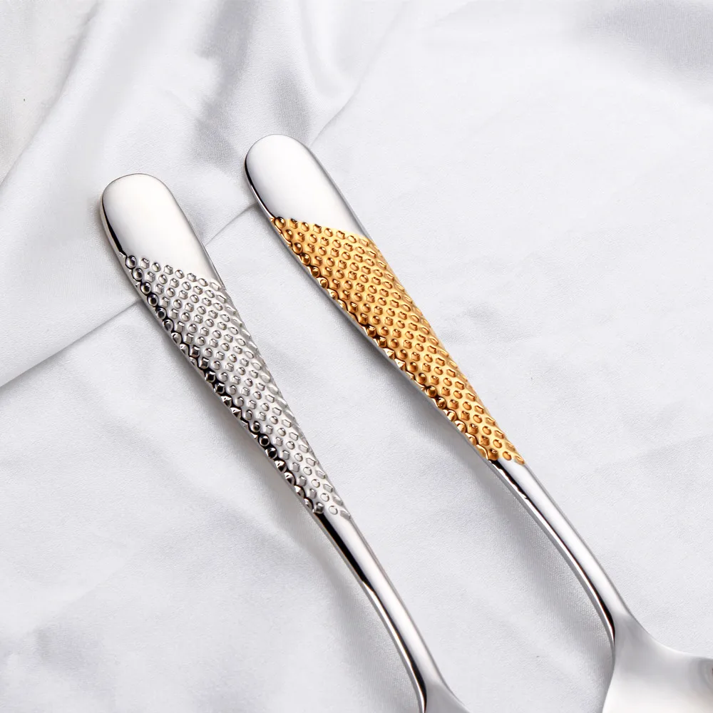 7.95“ Food Grade Stainless Steel 304 Gold Plated Dinner Forks Set Dishwasher Safe Salad Fork Table Fork Set With Hammered Handl