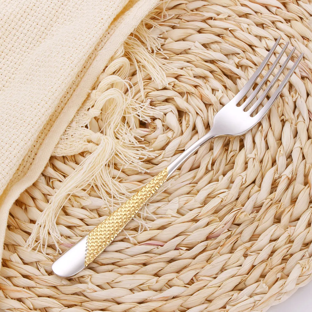 7.95“ Food Grade Stainless Steel 304 Gold Plated Dinner Forks Set Dishwasher Safe Salad Fork Table Fork Set With Hammered Handl