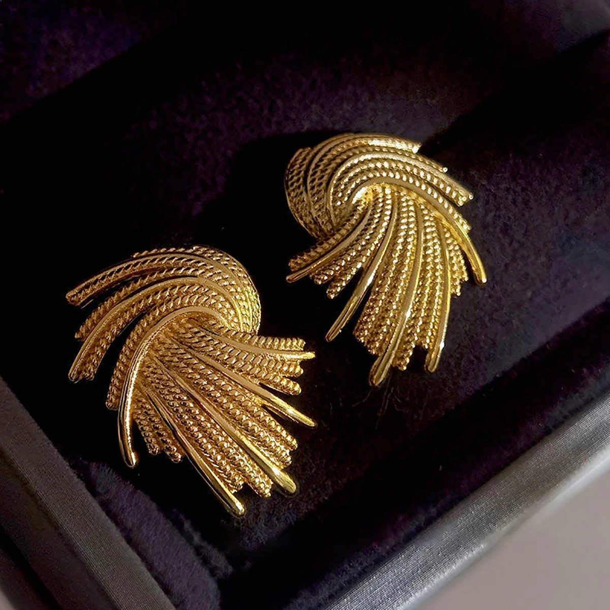 AENSOA Punk Irregular Metal Twist Big Geometric Earrings Unique Gold Color Drop Earrings Women New Fashion Jewelry Brincos 2023