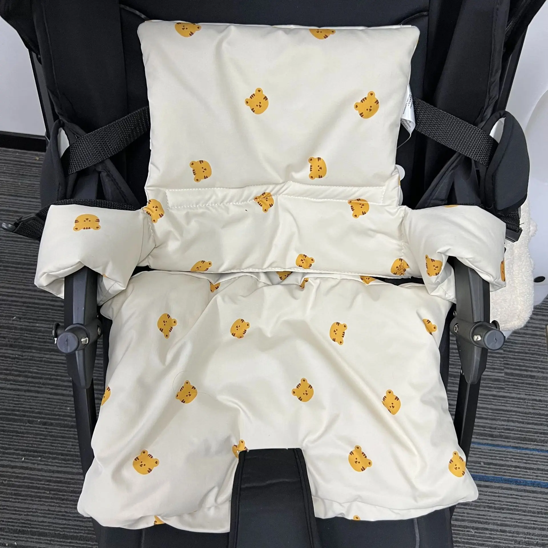Baby Dining Chair Cushion Autumn And Winter Going Out Portable Non-Slip Integrated Cushion Baby Eating Growth Chair Accessories