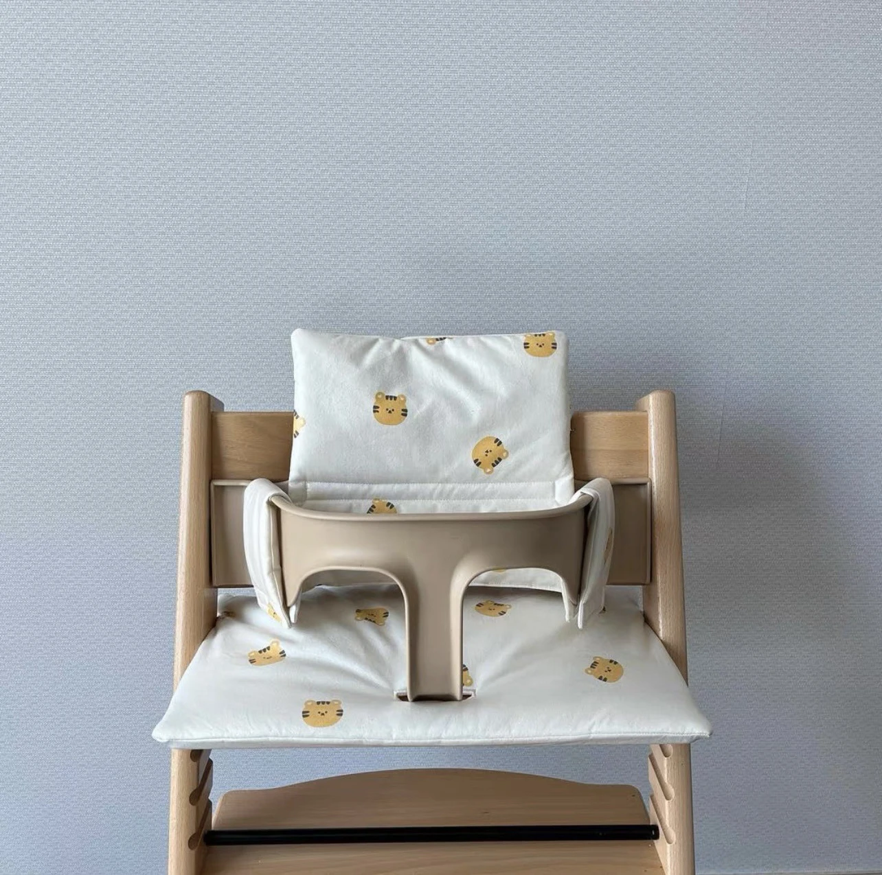 Baby Dining Chair Cushion Autumn And Winter Going Out Portable Non-Slip Integrated Cushion Baby Eating Growth Chair Accessories
