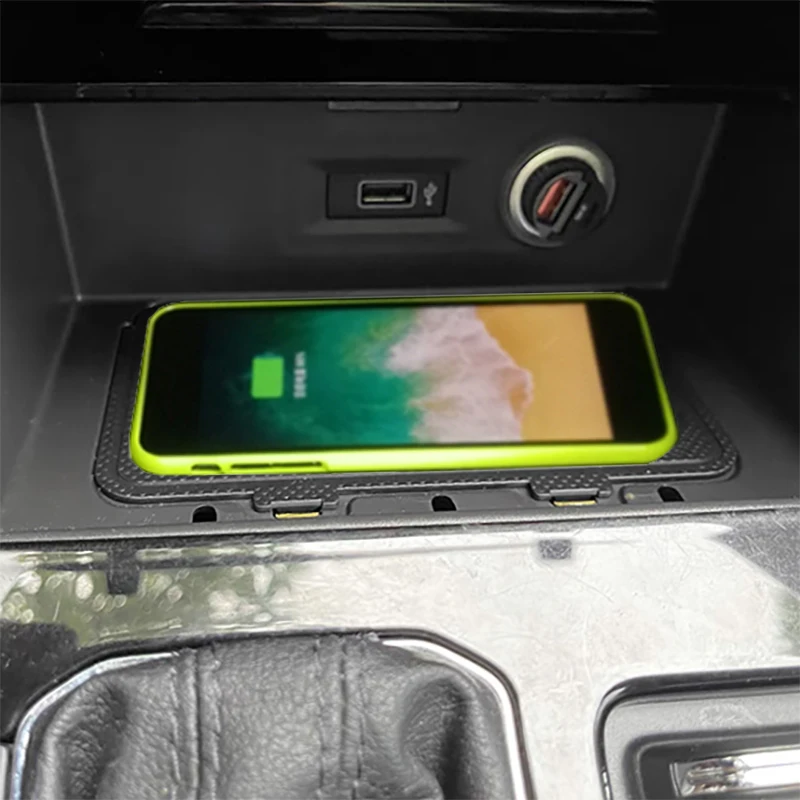 15W Car wireless charger car phone charger charging pad panel charging holder for VW Jetta MK7 Teramont T-Roc T-Cross