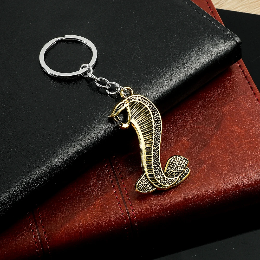 Fashion Metal Key Ring Auto Keychain Snake Shape Key Chain Fit For Ford Mustang GT Cobra Chaveiro Llavero Key Holder Car Styling