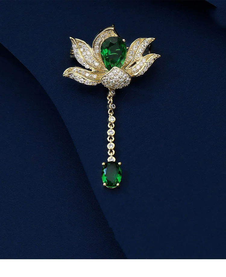 Vintage Elegant Women Classic Pendant Lotus Crystal Brooches Badges Exquisite Lady Shiny Plant Rhinestone Party Pins Jewelry