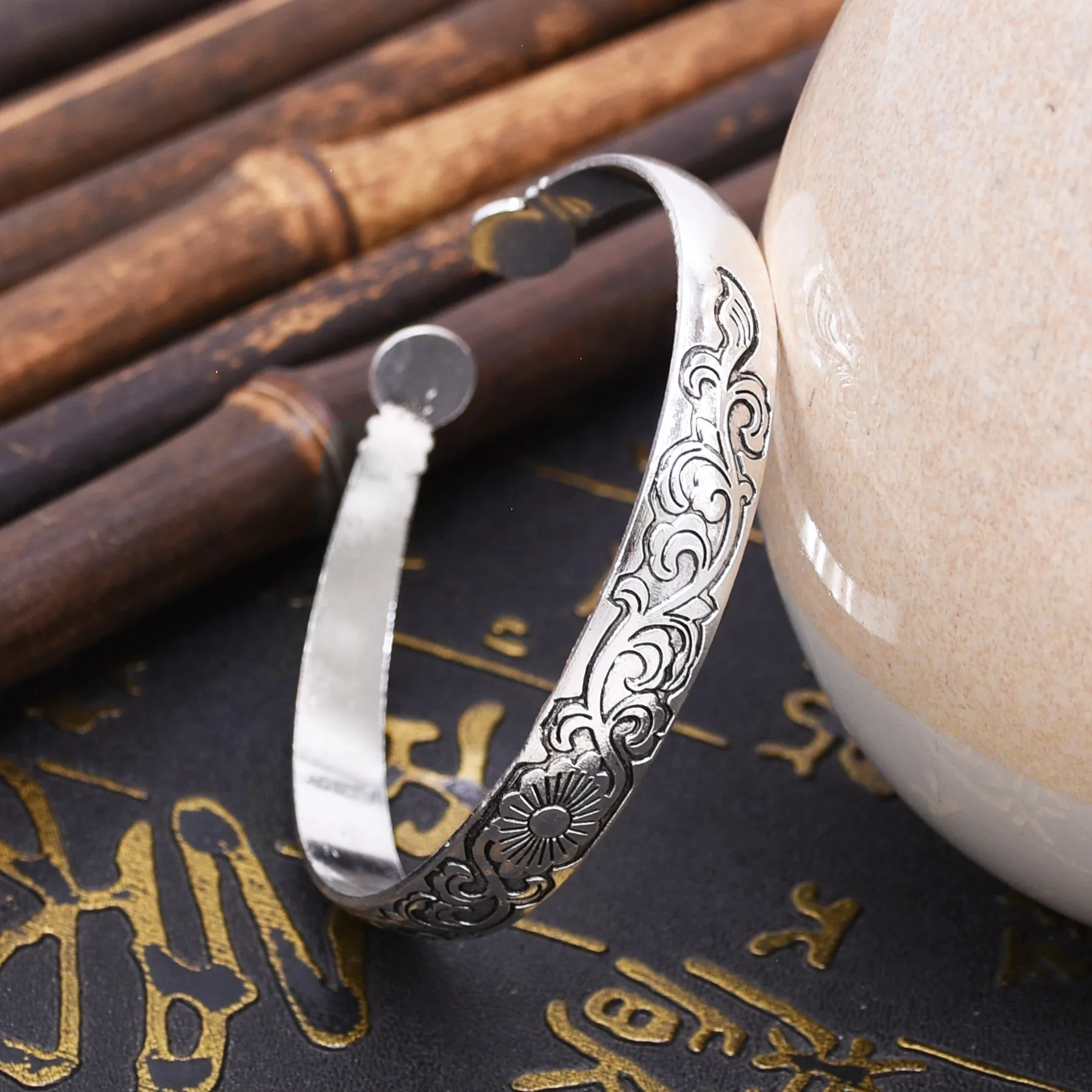 Women Cuff Bracelet Tibetan Silver Fashion Carving Vintage Boho Ethnic Bracelet Exaggerated Wide Bohemian Bracelets Female
