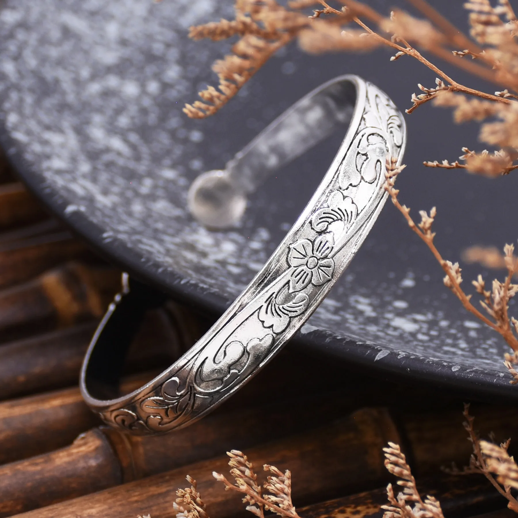 Women Cuff Bracelet Tibetan Silver Fashion Carving Vintage Boho Ethnic Bracelet Exaggerated Wide Bohemian Bracelets Female