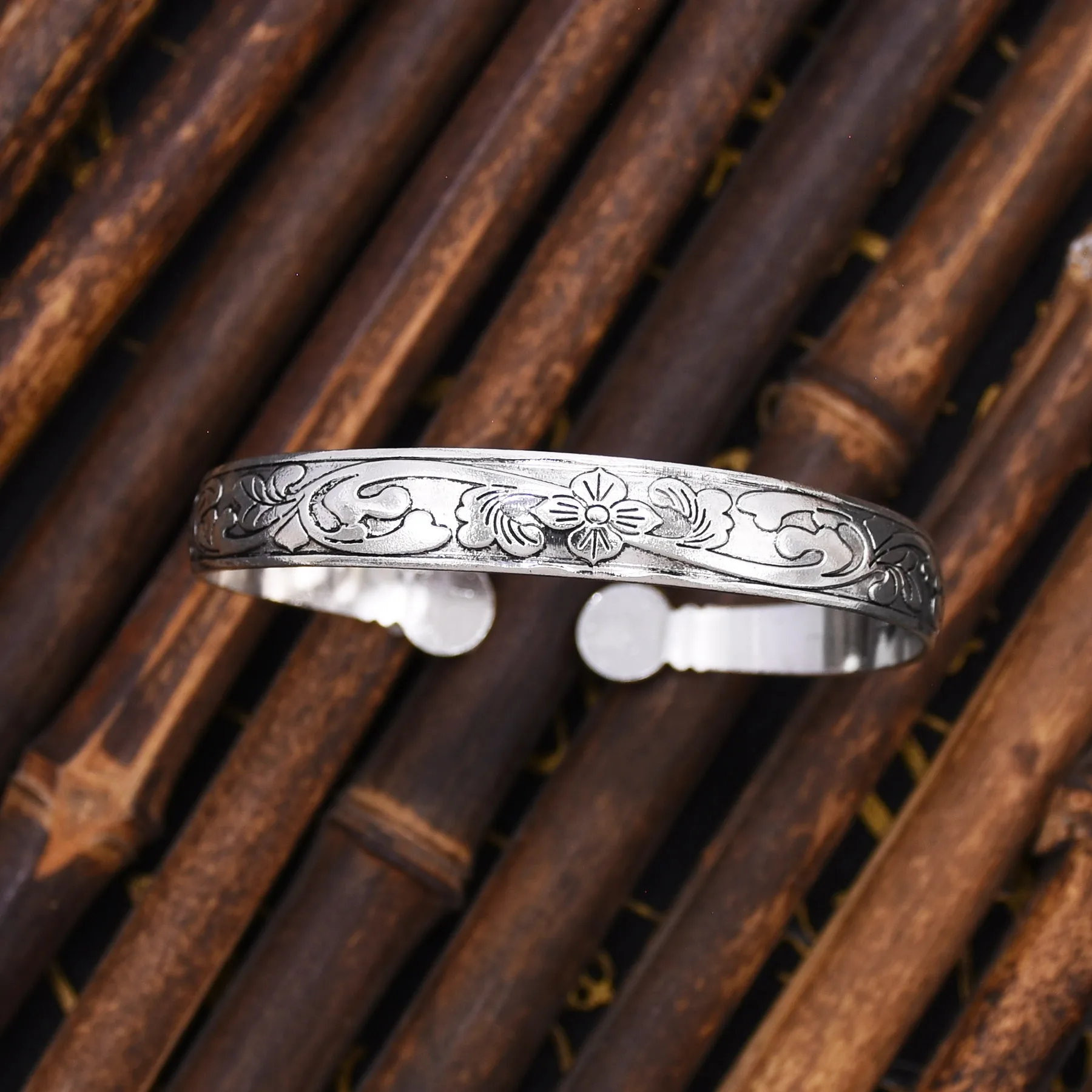 Women Cuff Bracelet Tibetan Silver Fashion Carving Vintage Boho Ethnic Bracelet Exaggerated Wide Bohemian Bracelets Female