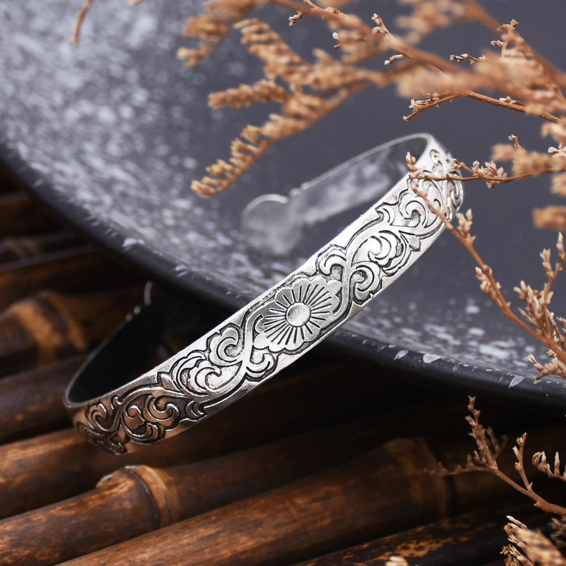 Women Cuff Bracelet Tibetan Silver Fashion Carving Vintage Boho Ethnic Bracelet Exaggerated Wide Bohemian Bracelets Female