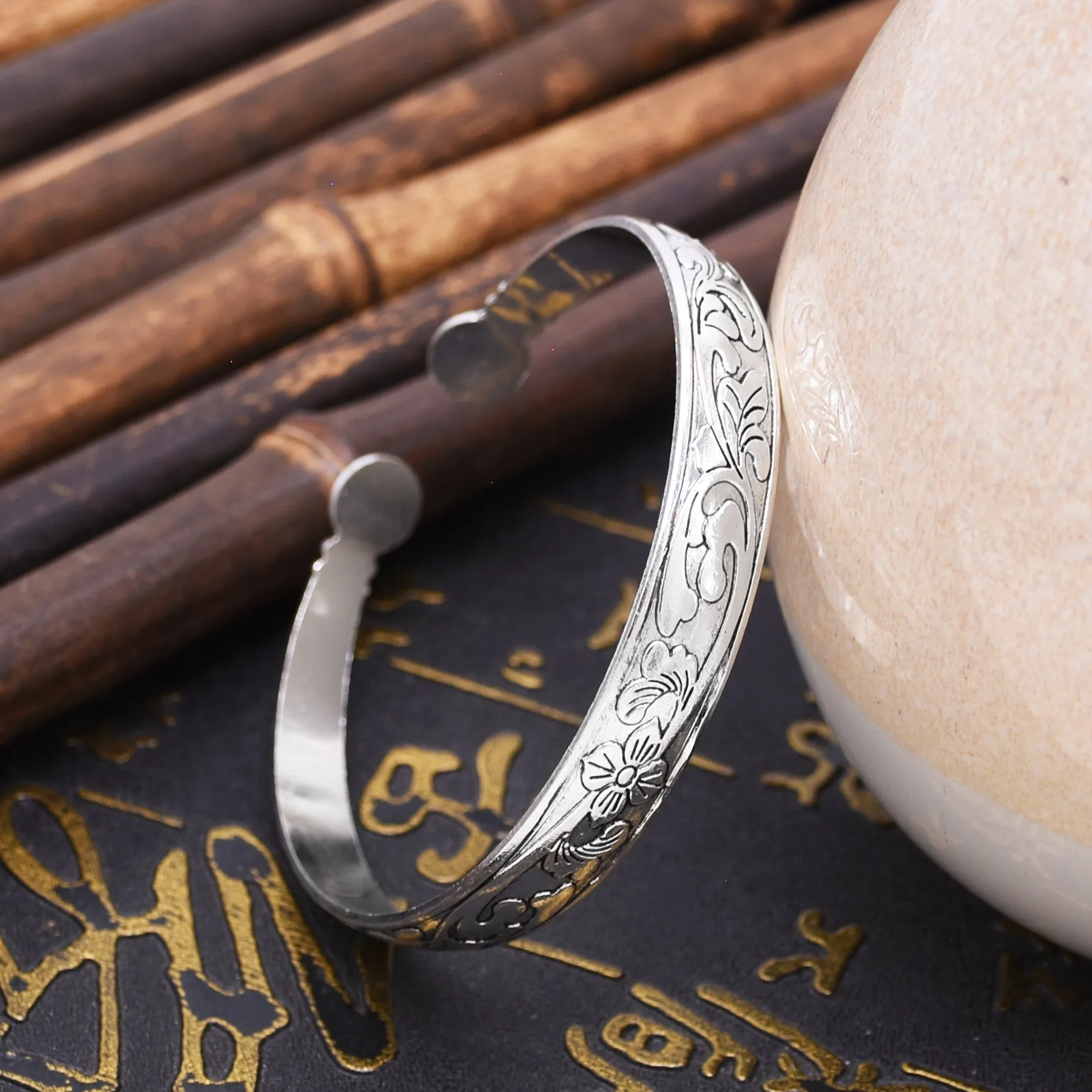 Women Cuff Bracelet Tibetan Silver Fashion Carving Vintage Boho Ethnic Bracelet Exaggerated Wide Bohemian Bracelets Female