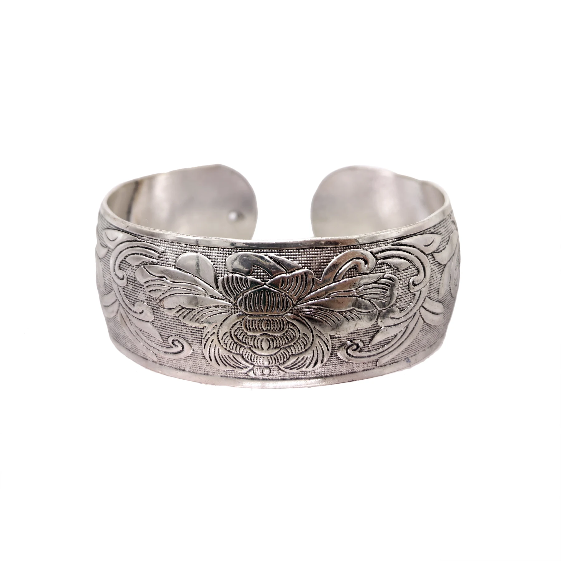 Women Cuff Bracelet Tibetan Silver Fashion Carving Vintage Boho Ethnic Bracelet Exaggerated Wide Bohemian Bracelets Female