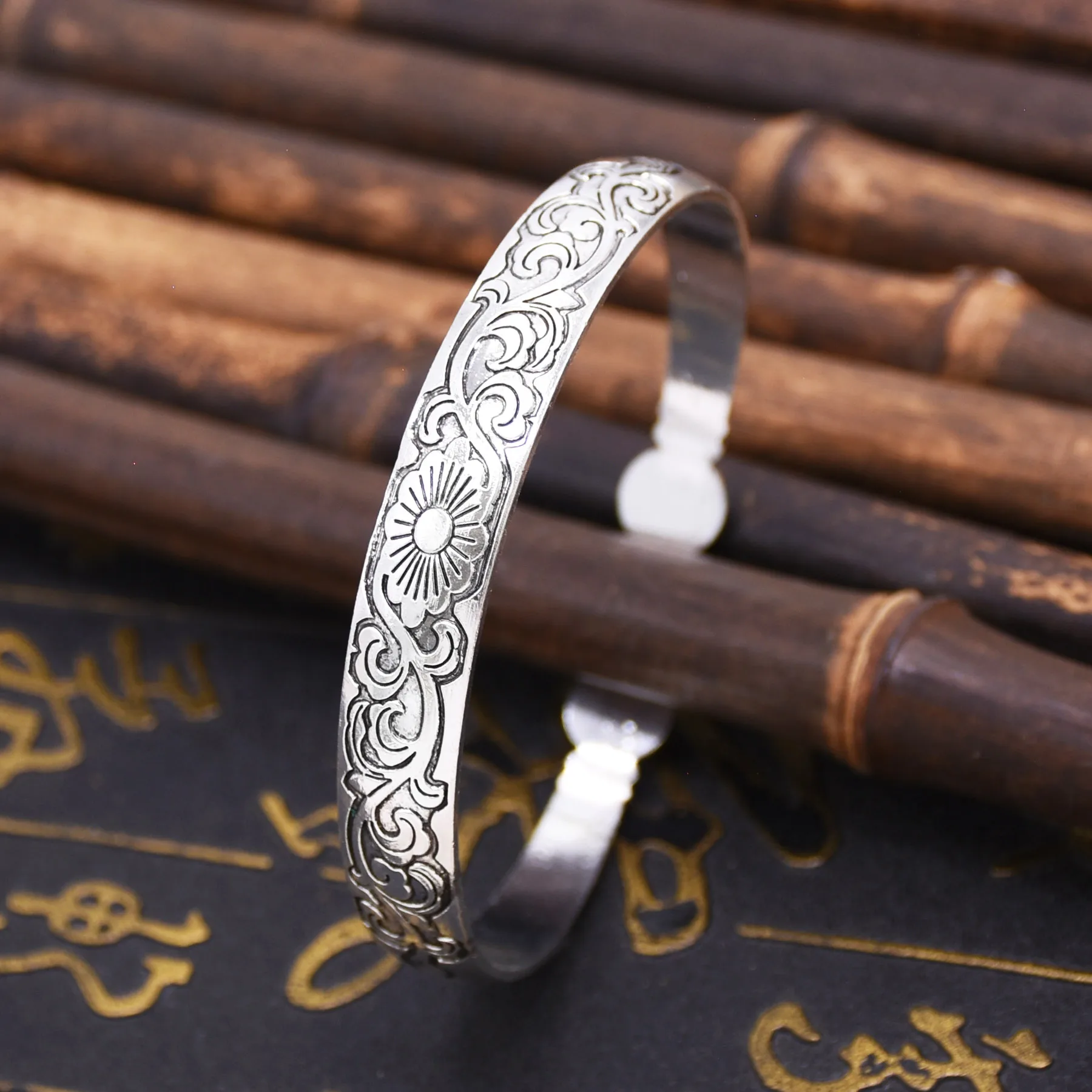 Women Cuff Bracelet Tibetan Silver Fashion Carving Vintage Boho Ethnic Bracelet Exaggerated Wide Bohemian Bracelets Female