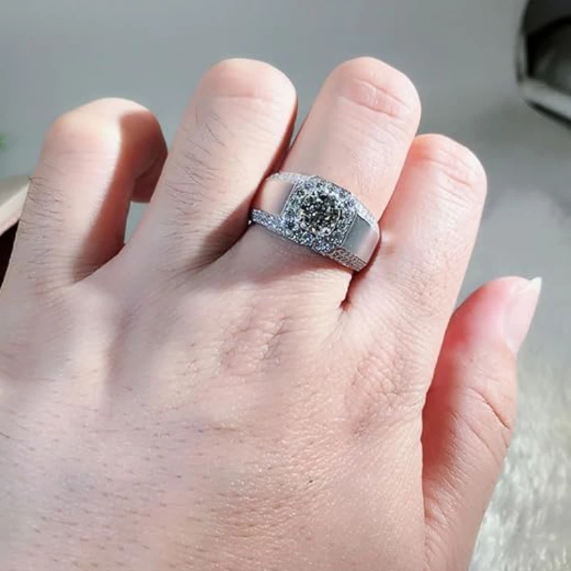 Huitan Luxury Silver Color Round Cubic Zircon Rings for Men Classic Wedding Ceremony Ring Dazzling Male Accessories Jewelry Hot