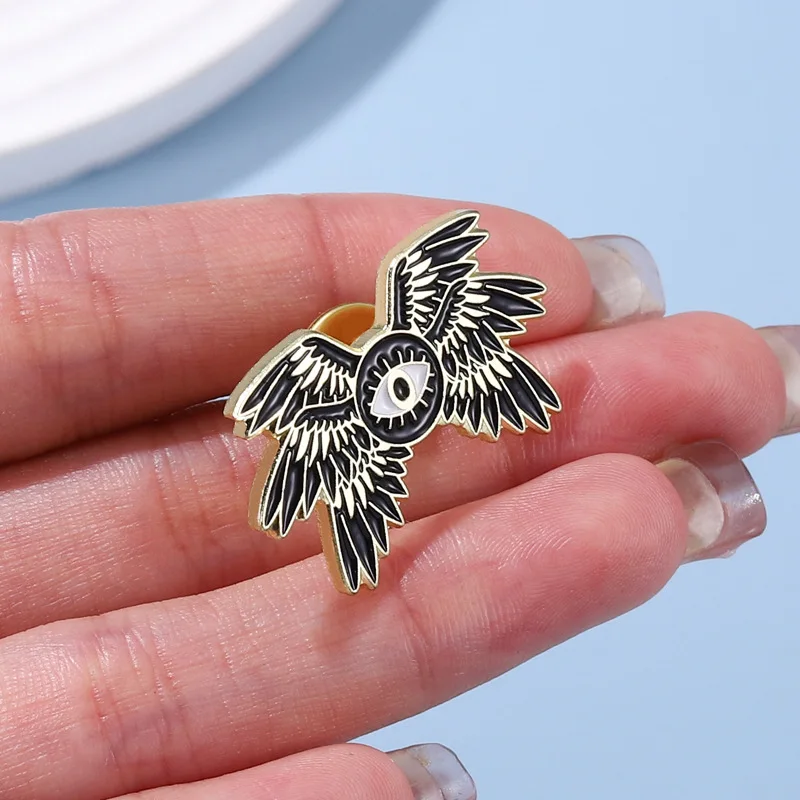 Angel Wings Enamel Pin Seraphim Pure Wings Lapel Pin Decorative Jewelry Brooche Cartoon Animal Accessories Badge for Friend Gift