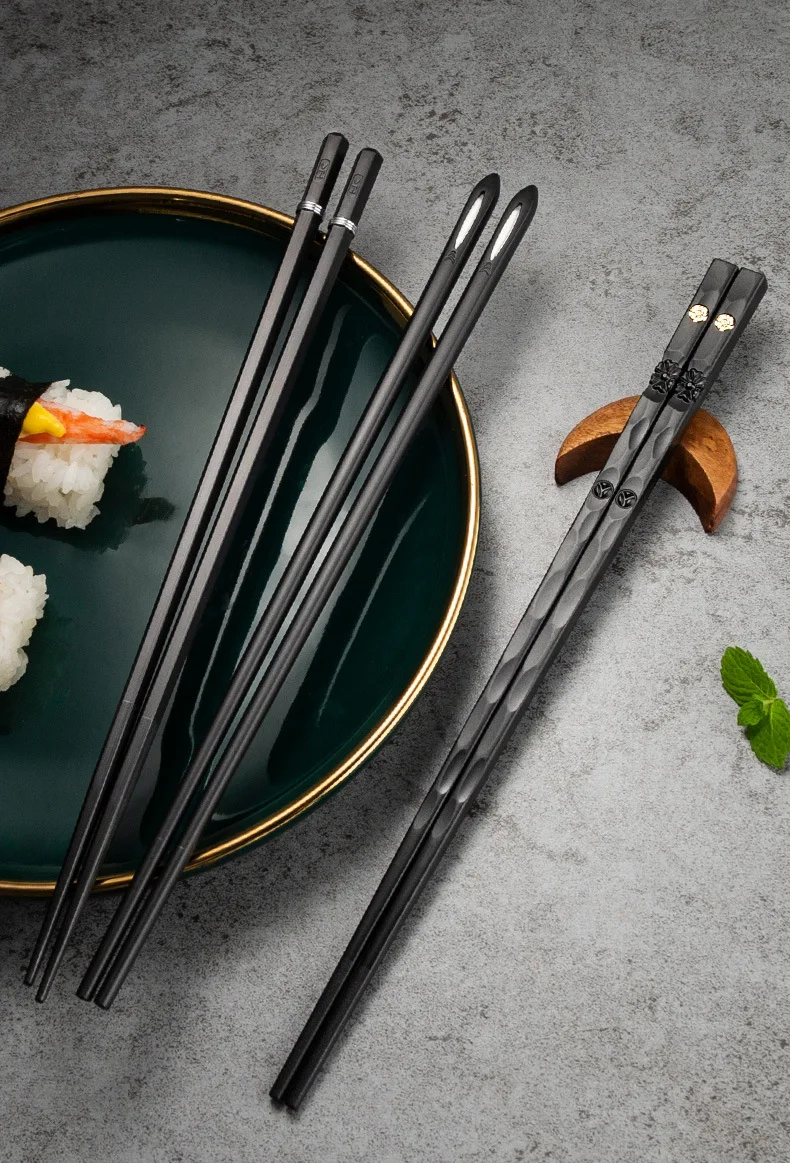 5 Pairs Japanese Chinese chopsticks Sushi Sticks Reusable Alloy Korean Chopsticks Set Healthy Alloy Tableware Palillos Chinos