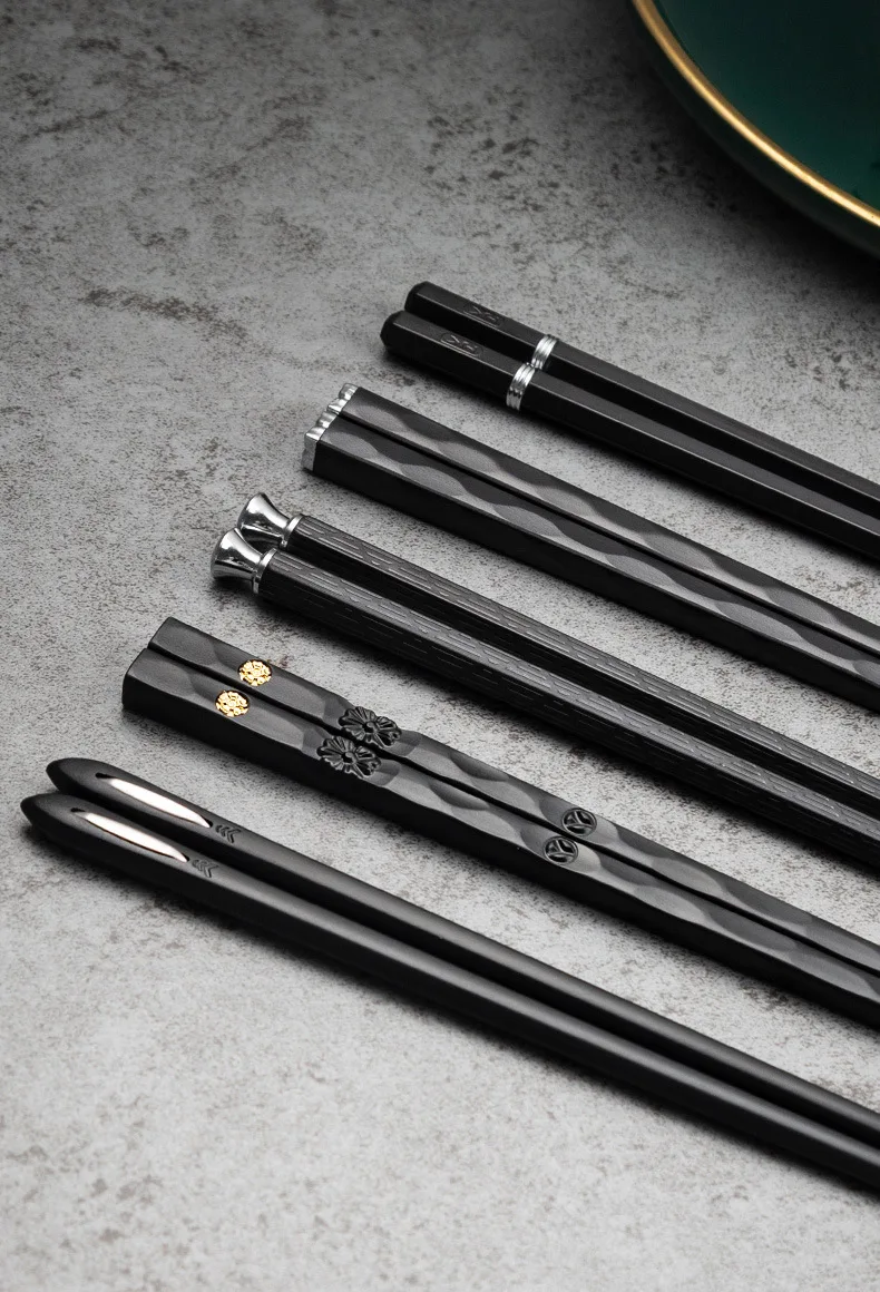 5 Pairs Japanese Chinese chopsticks Sushi Sticks Reusable Alloy Korean Chopsticks Set Healthy Alloy Tableware Palillos Chinos