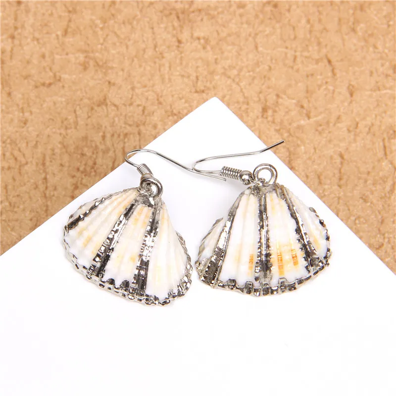 New In Natural Shell Sea Scallop Drop Earrings Boho Shell Drop Earrings for Women Femal Sea Beach Earrings Summer Jewelry Gifts