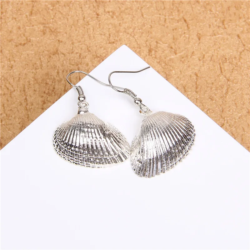 New In Natural Shell Sea Scallop Drop Earrings Boho Shell Drop Earrings for Women Femal Sea Beach Earrings Summer Jewelry Gifts