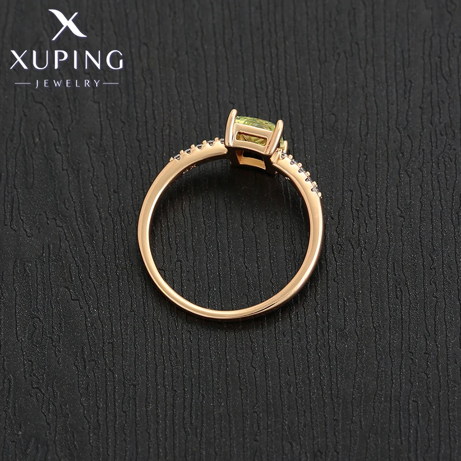 Xuping Jewelry Fashion New Arrival Square Stone Popular Elegant Gold Color Ring for Women A00918384