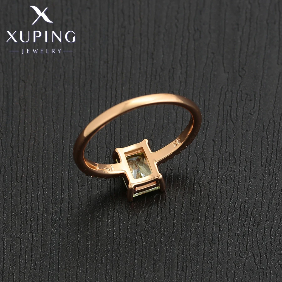 Xuping Jewelry Fashion New Arrival Square Stone Popular Elegant Gold Color Ring for Women A00918384