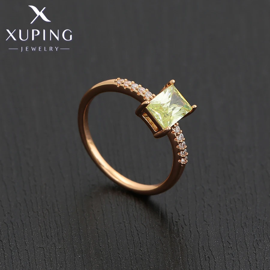 Xuping Jewelry Fashion New Arrival Square Stone Popular Elegant Gold Color Ring for Women A00918384