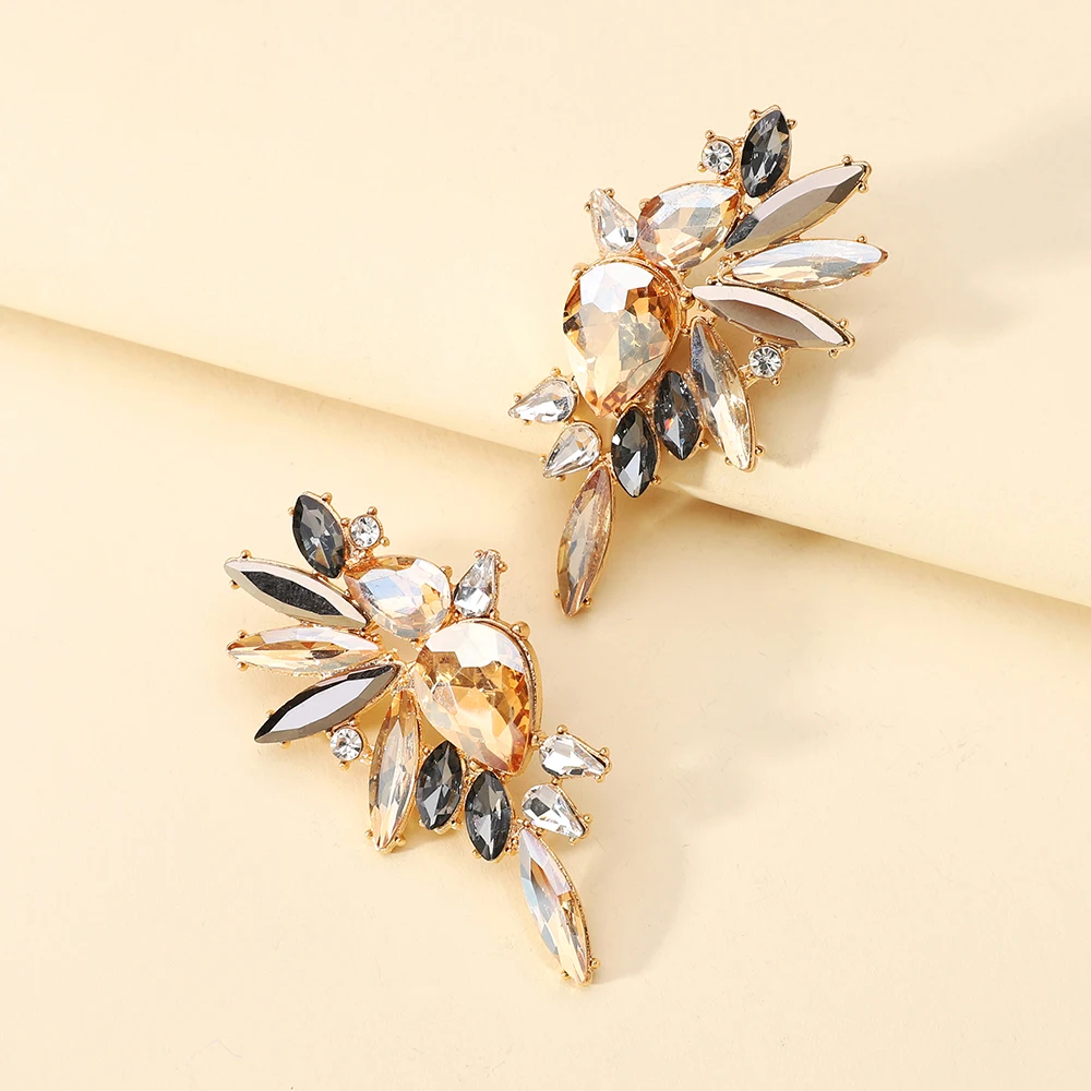 Vintage Sparkly Crystal Big Stud Earrings For Women 2023 Trendy Luxury Design Charm Piercing Wedding Party Statement Jewelry