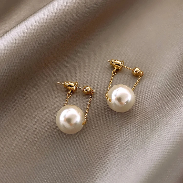 Simple Elegant Small Pearl Pendant Earrings For Woman 2020 New Fashion Jewelry Party Ladies' Unusual Dangle Earrings Accessories