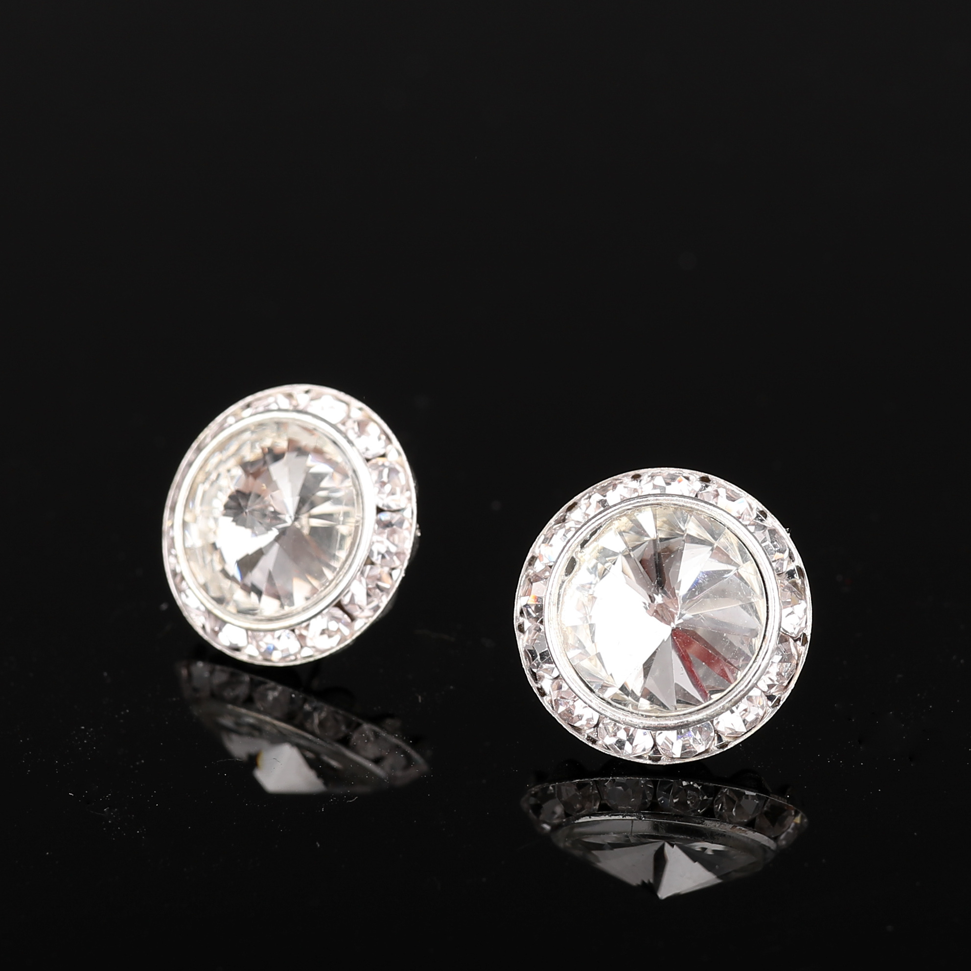YCDZSWWL Classic Women Crystal Stud Earrings Elegant Ladies Diamante Ear Studs Earclip for Wedding Banquet Dance Party