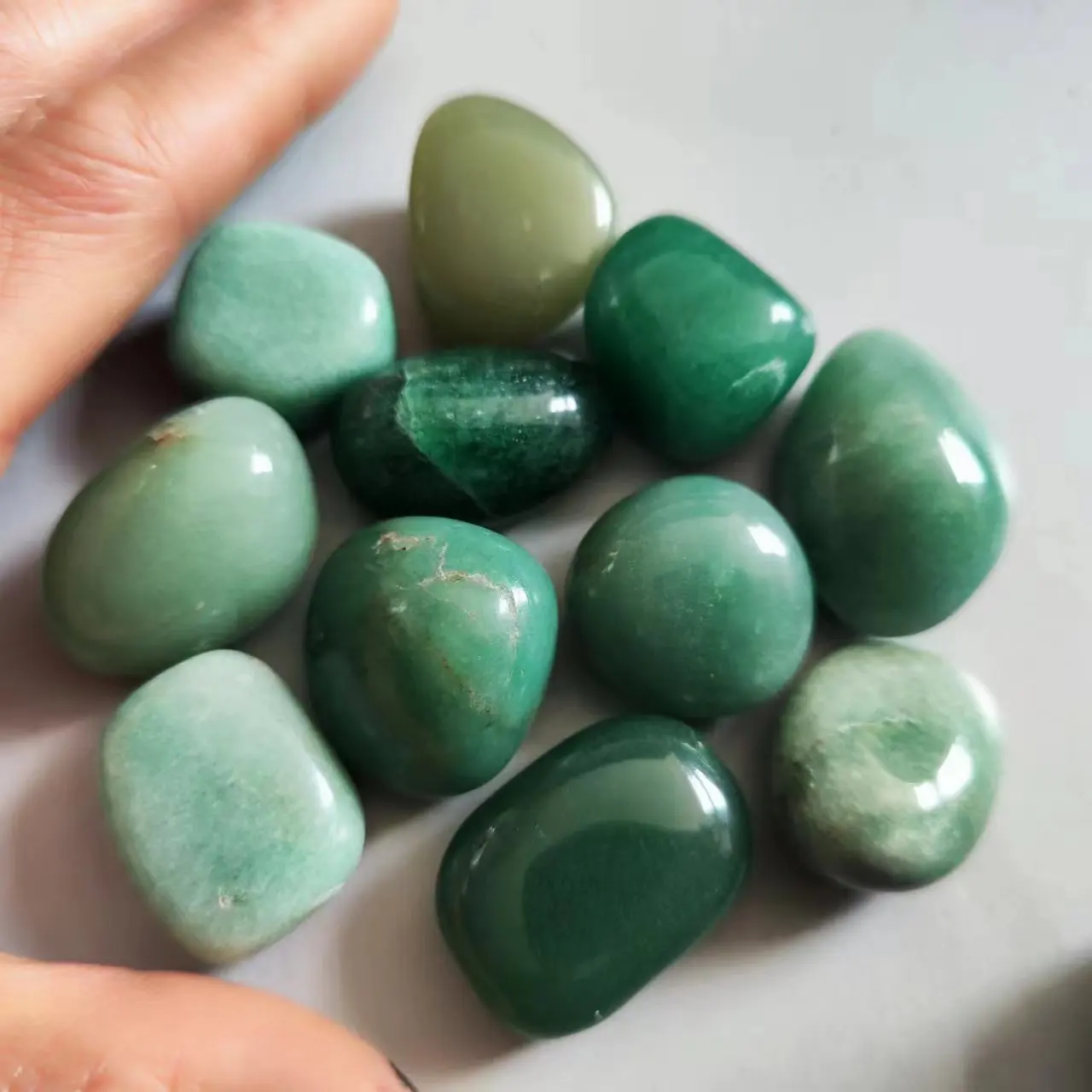 Natural Green Aventurine Quartz Crystal Stone Jade Tumbled Reiki Healing Crystal Stone and Minerals Home Decoration Stone
