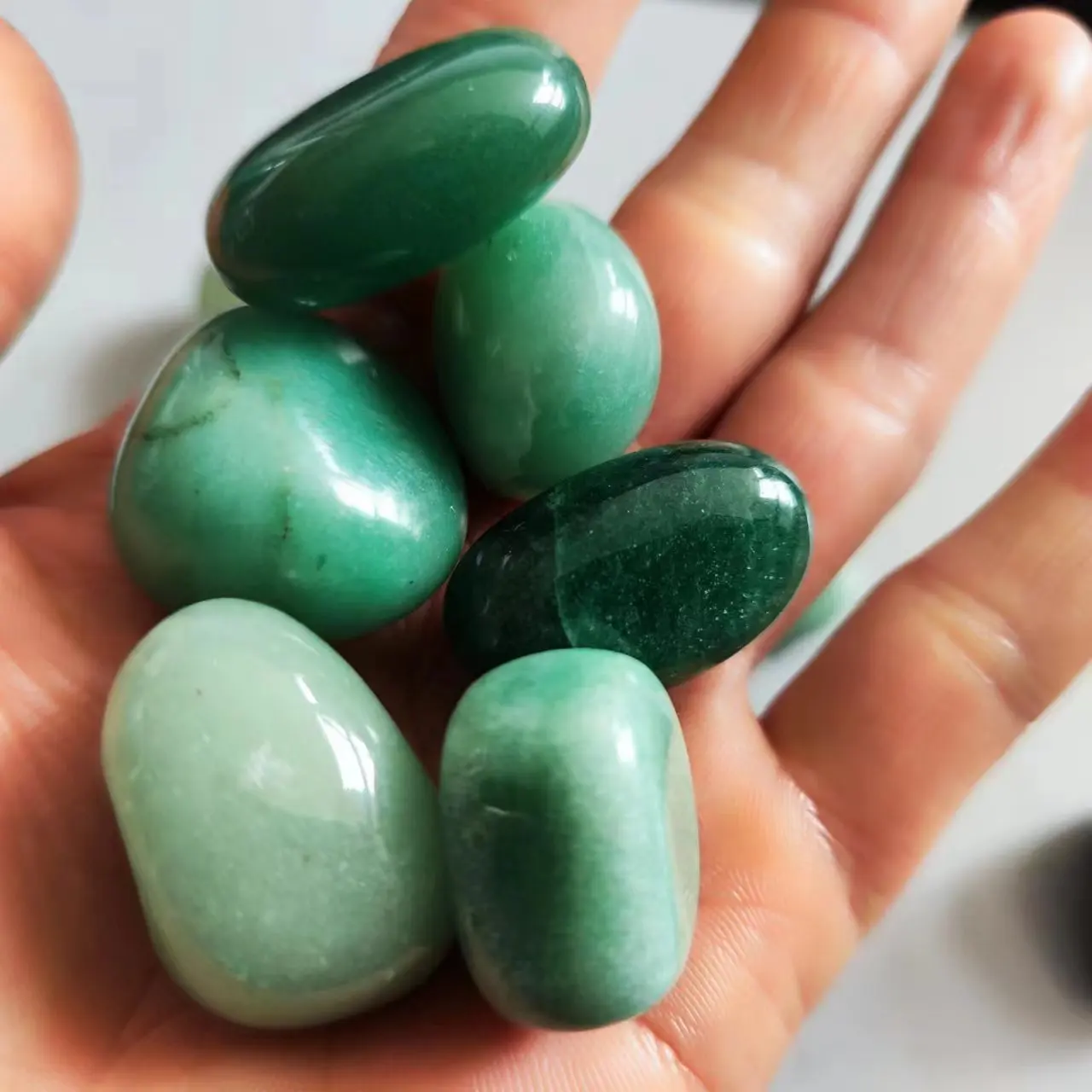 Natural Green Aventurine Quartz Crystal Stone Jade Tumbled Reiki Healing Crystal Stone and Minerals Home Decoration Stone