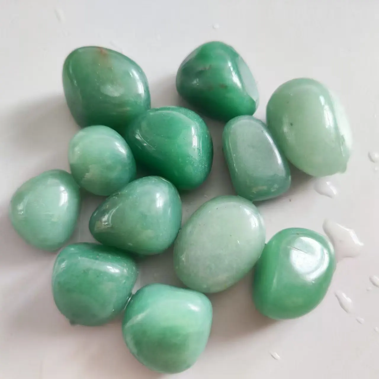 Natural Green Aventurine Quartz Crystal Stone Jade Tumbled Reiki Healing Crystal Stone and Minerals Home Decoration Stone
