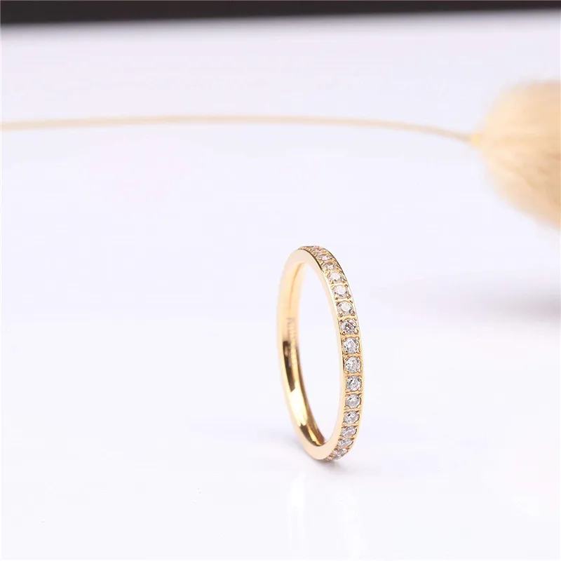 Kolmnsta 2mm Women Titanium Ring Cubic Zirconia Anniversary Wedding Engagement Band Size 4 to 13 bagues pour femme
