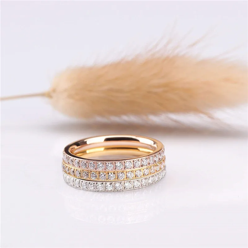 Kolmnsta 2mm Women Titanium Ring Cubic Zirconia Anniversary Wedding Engagement Band Size 4 to 13 bagues pour femme