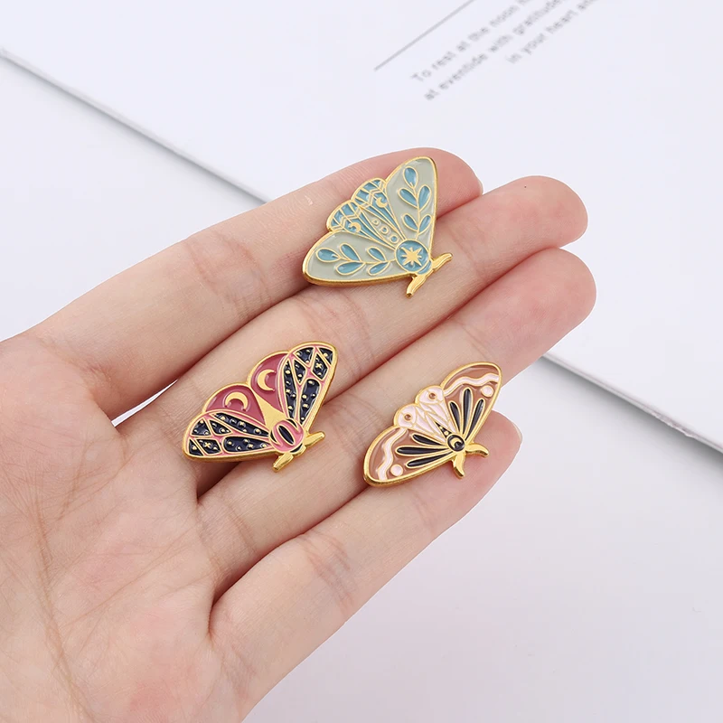 Moth Enamel Pin Moon Star Eye Leaf Animal Badges Brooches for Women Bag Hat Backpack Accessories Jewelry Gift for Friends