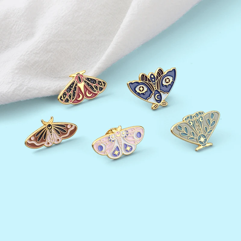 Moth Enamel Pin Moon Star Eye Leaf Animal Badges Brooches for Women Bag Hat Backpack Accessories Jewelry Gift for Friends