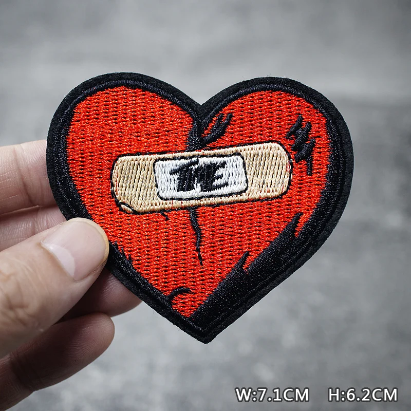 HEART EYE DIY Child Patches Embroidery For T-Shirt Iron On Appliques Clothes Jeans Stickers Badges Parche ROCK MUSIC PUNK