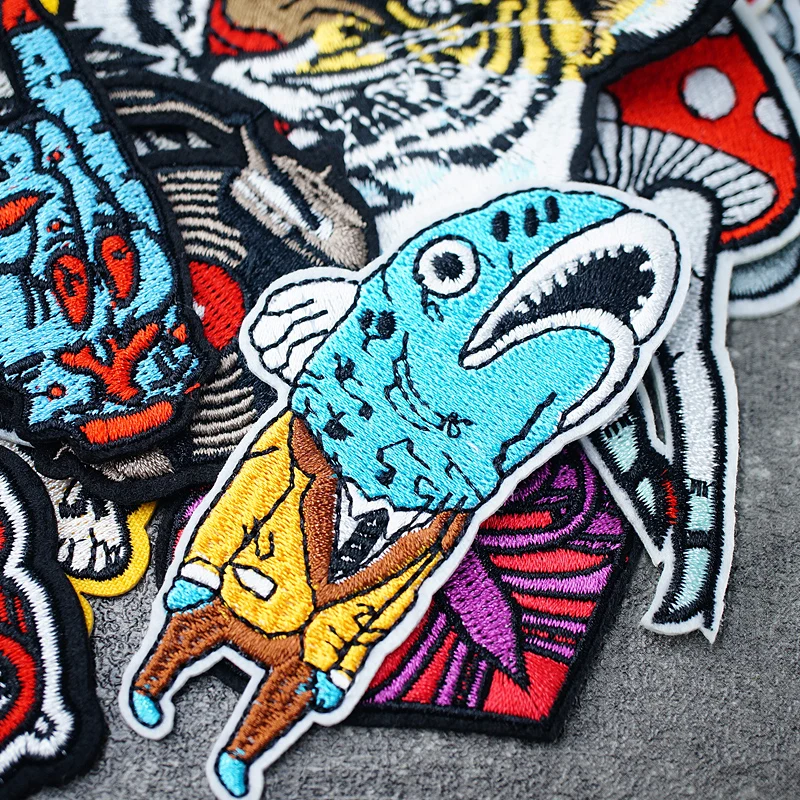 HEART EYE DIY Child Patches Embroidery For T-Shirt Iron On Appliques Clothes Jeans Stickers Badges Parche ROCK MUSIC PUNK