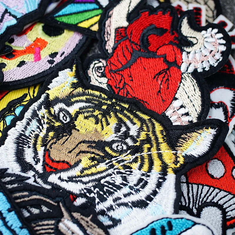 HEART EYE DIY Child Patches Embroidery For T-Shirt Iron On Appliques Clothes Jeans Stickers Badges Parche ROCK MUSIC PUNK