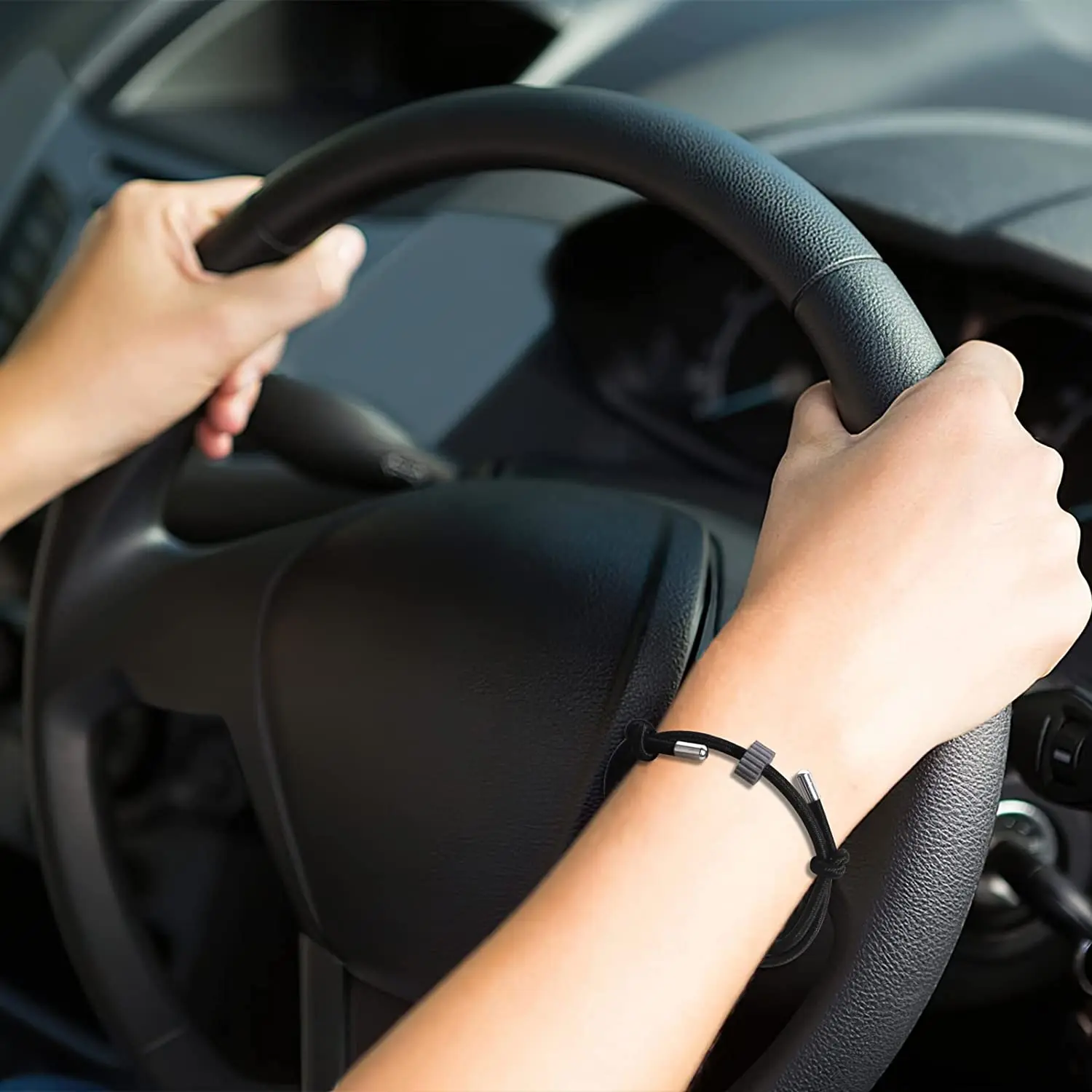 Car Window Glass Breaker Bracelet Wrist Strap with Tungsten Carbide Bead Emergency Rapid Escape Safety Self Rescue Tool Lifeline