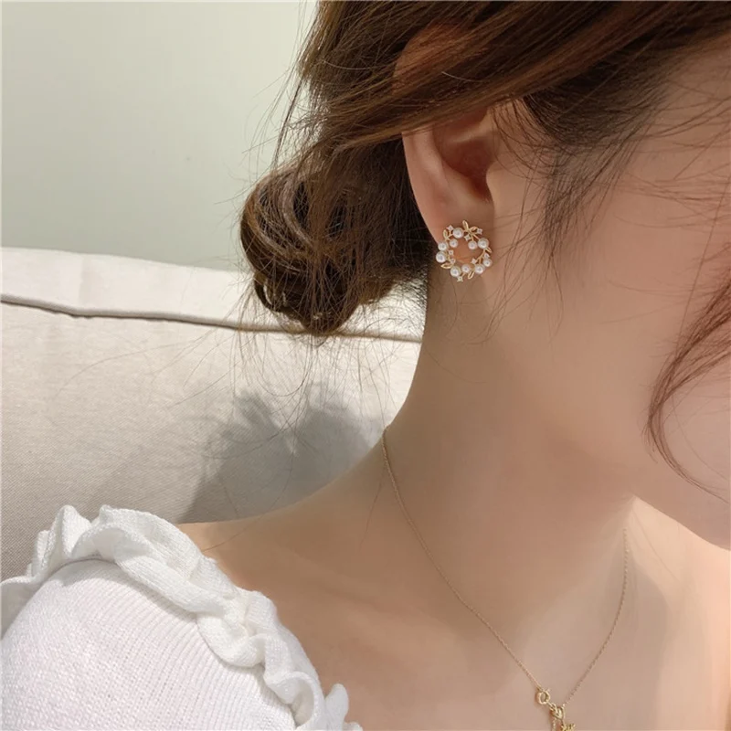 Korean New Colorful Rhinestone Wreath Stud Earrings Sweet Flower Crystal Pearl Brincos Women Party Birthday Jewelry Gift