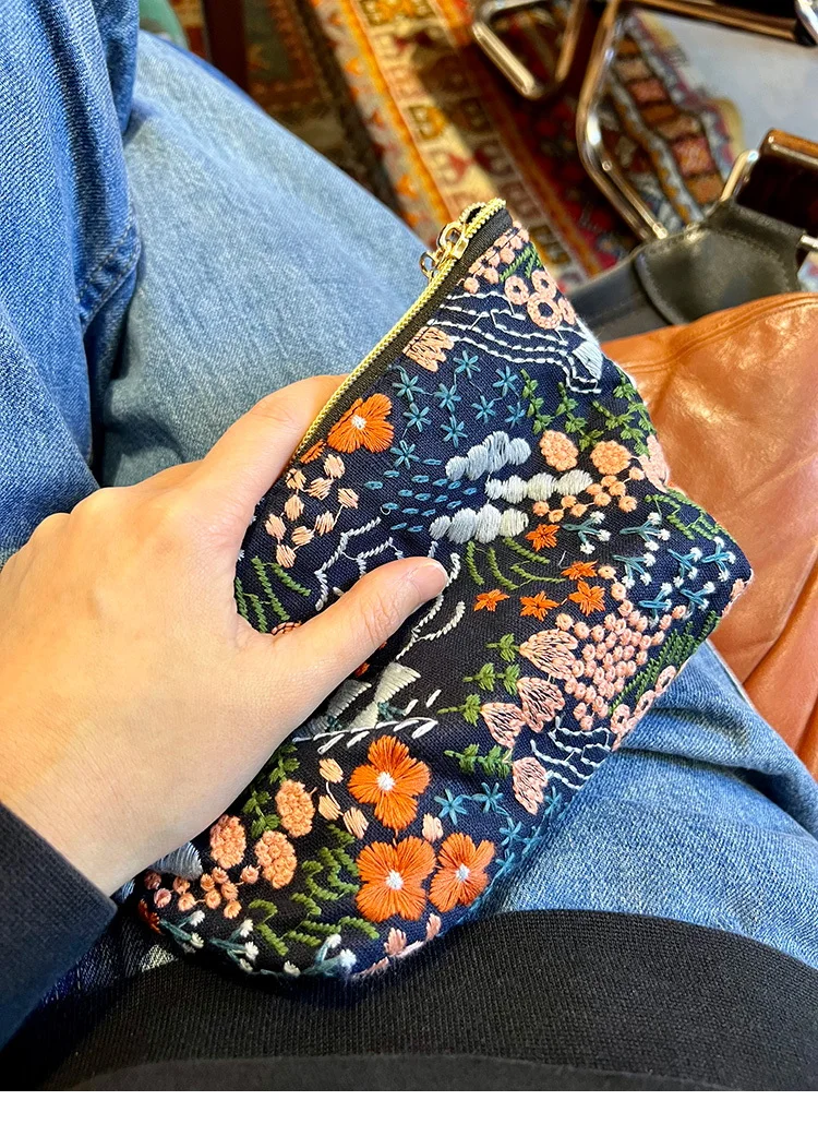 Floral Embroidered Makeup Bag Vacation Fabric Small Handbag Girls Travel Business Trip Portable Zipper Storage Bag
