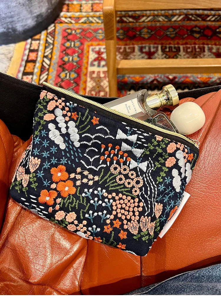 Floral Embroidered Makeup Bag Vacation Fabric Small Handbag Girls Travel Business Trip Portable Zipper Storage Bag
