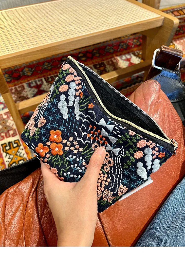 Floral Embroidered Makeup Bag Vacation Fabric Small Handbag Girls Travel Business Trip Portable Zipper Storage Bag