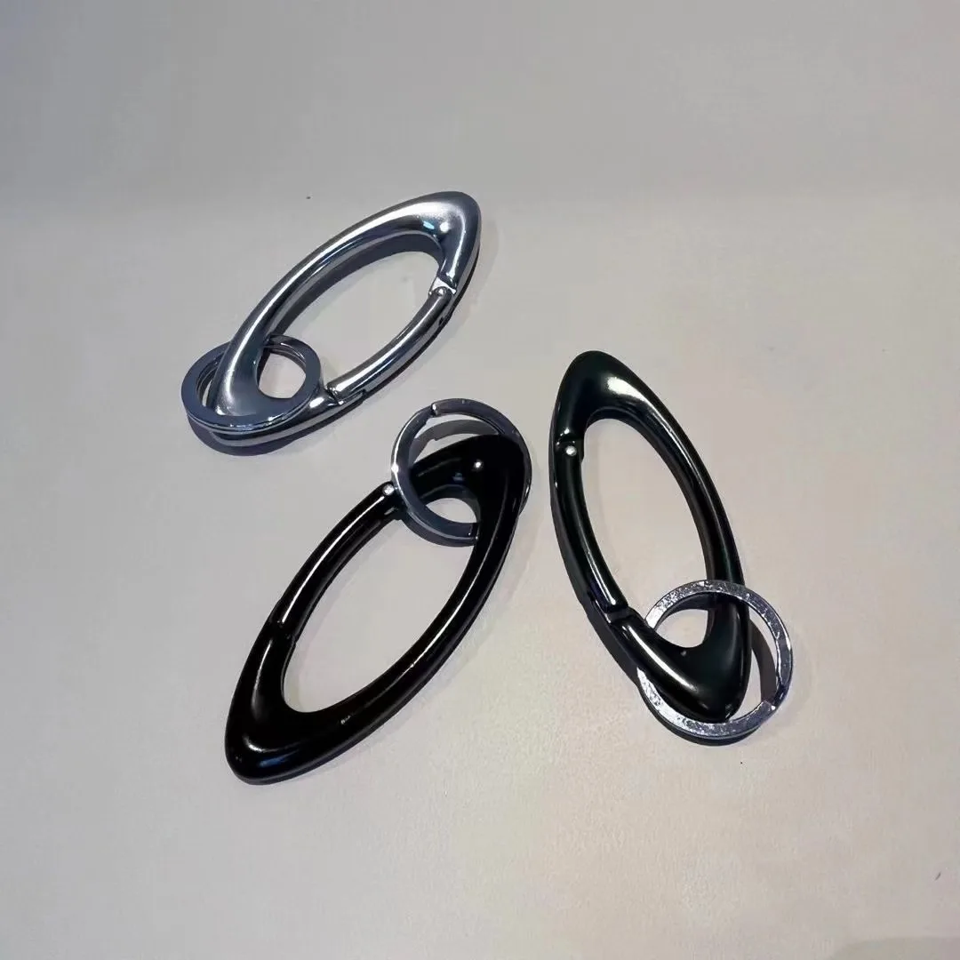 Women Men ESSENTIAL ICON CARABINER BLACKOUT Keychain