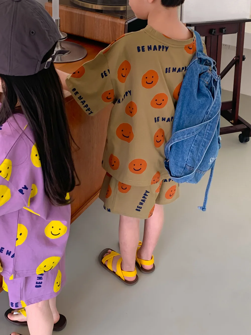 Summer Children's Korean Version Of The Casual Suit Short-Sleeved Shorts Boys And Girls Cartoon Smiley Face In Small Children Su