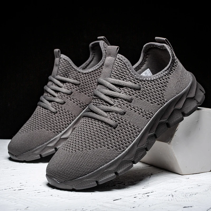 Men Sneakers Breathable light Running Shoes Four Seasons plus size Classic Casual Sports Shoes Platform Sneaker walking shoes