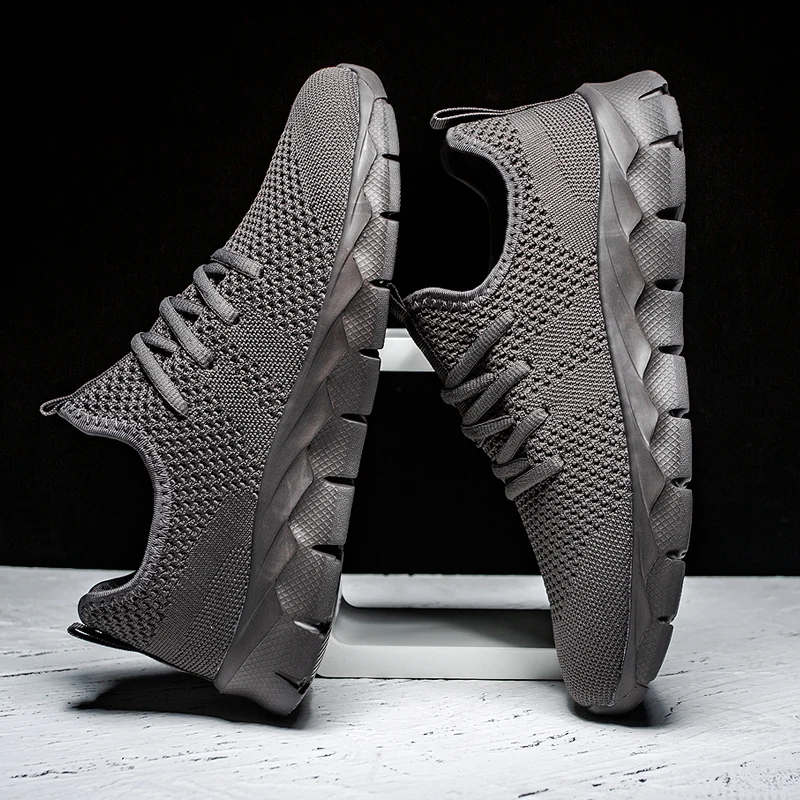 Men Sneakers Breathable light Running Shoes Four Seasons plus size Classic Casual Sports Shoes Platform Sneaker walking shoes