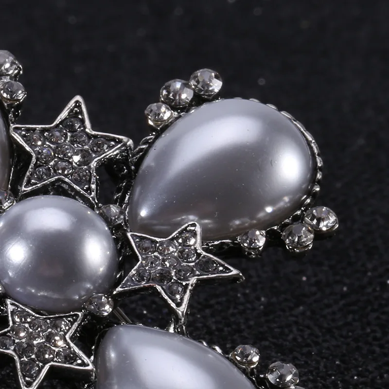 Vintage brooch accessory with pearl and rhinestone mink fur badge pin buckle autumn and winter clothing corsage