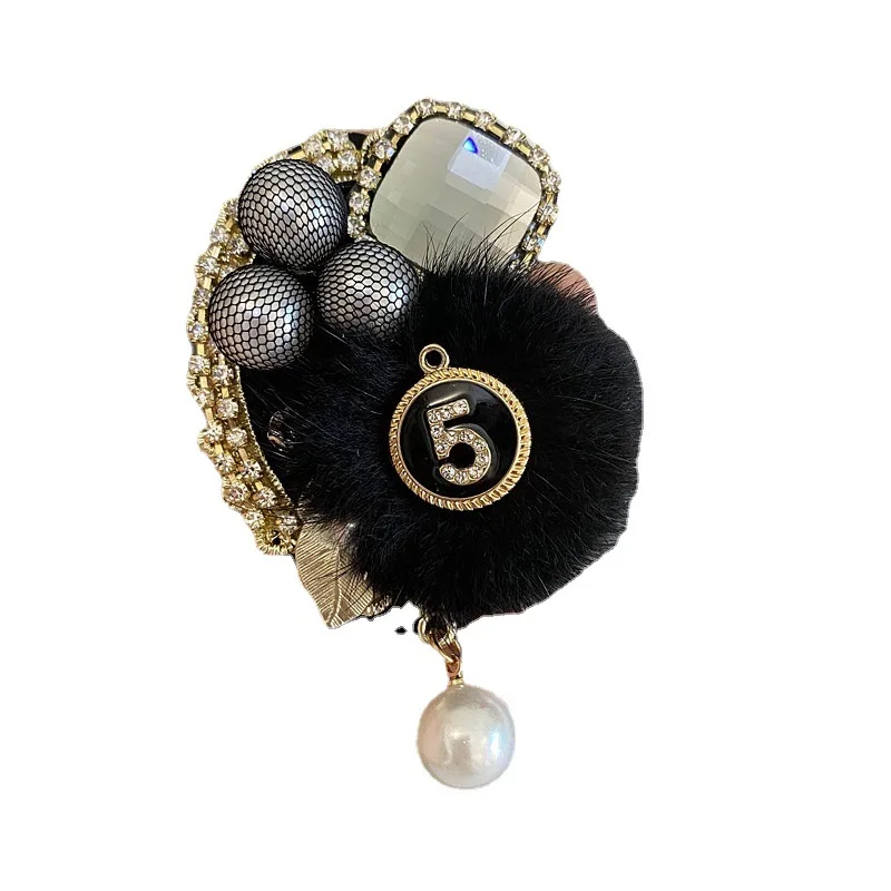 Vintage brooch accessory with pearl and rhinestone mink fur badge pin buckle autumn and winter clothing corsage