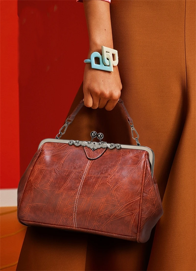 Shoulder Bags Women Retro Frame Purses Girls Crossbody Messenger Bag Small Handbags for Phone Party Faux Oil Leather Clip Bag