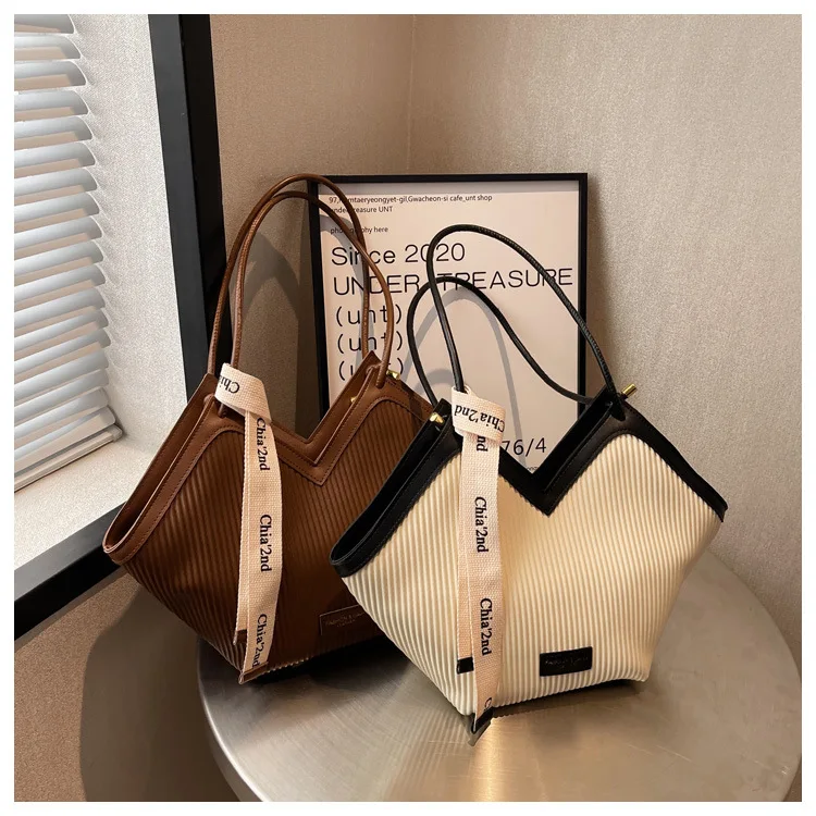 PU Women's Bags Fashion Ladies Designer Luxury Women Shoulder Handbag Large Capacity Heart-shaped Tote Bag Bolsos De Mujer 2026